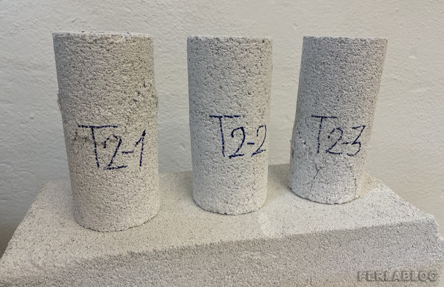 Figura 3 - Rotture ottenute tramite schiacciamento su campioni cilindrici per provini di classe T2-x 